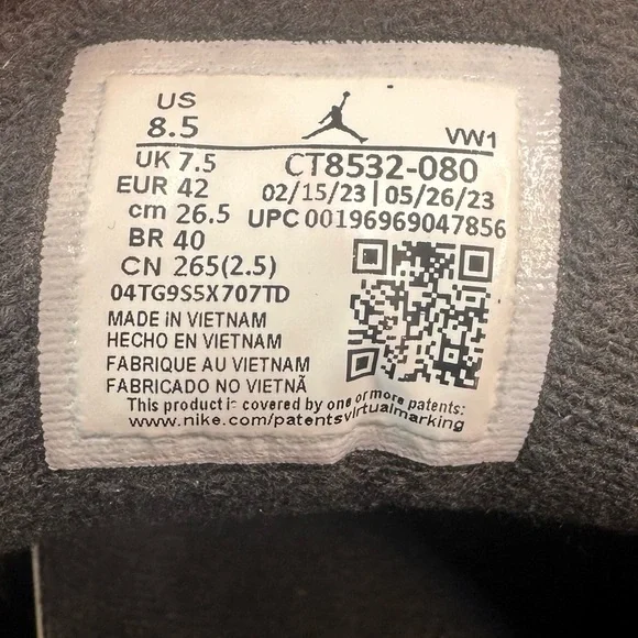 Jordan Shoes Black and Orange - Picture 9 of 9